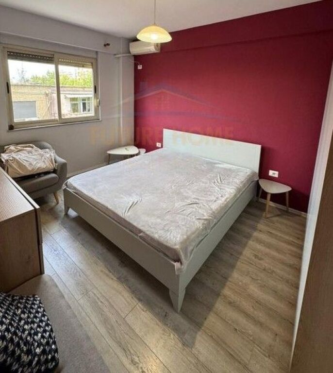 Qira, Apartament 3+1+2, Stacioni Trenit, Tiranë.