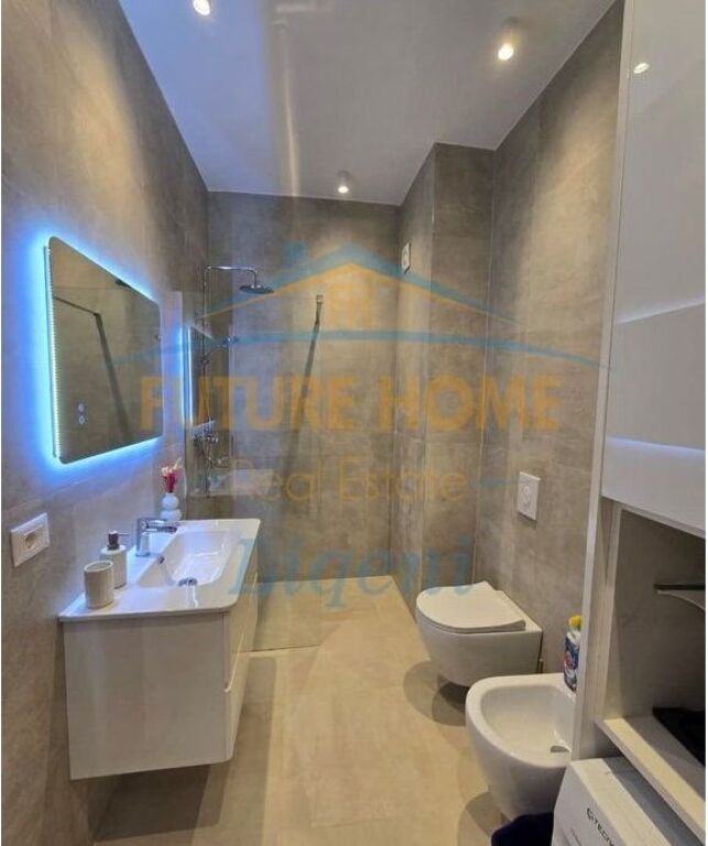 Qera, Apartament 2+1, Qendër, Tiranë.