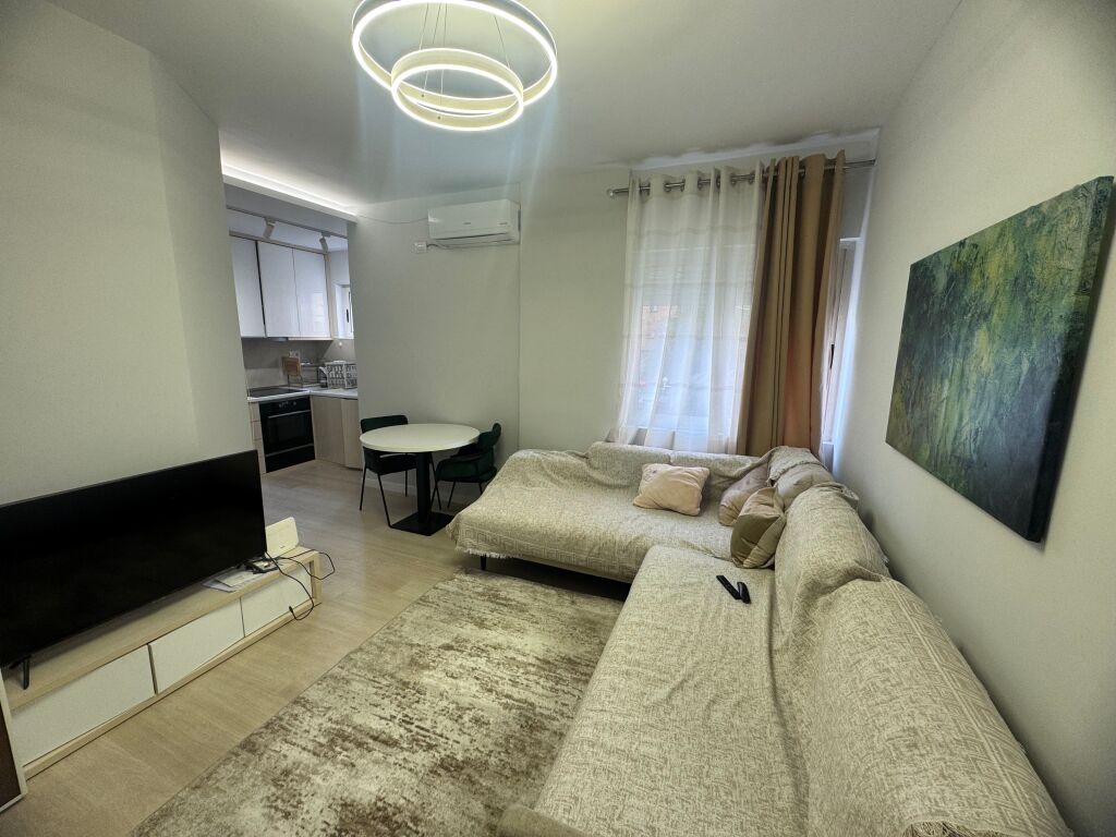 Apartament 1+1 per qira , Komuna e Parisit