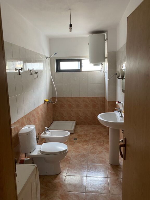 Jepet apartament me qira 2+1 tek 21 Dhjetori