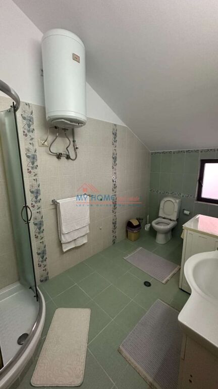Apartamenti 3+1+Post Parkimi me qira tek Komuna e Parisit Tirane
