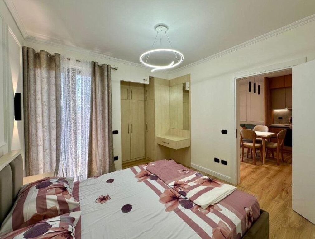 📌 Apartament 1+1 me qira – Qendër, Rruga e Kavajës