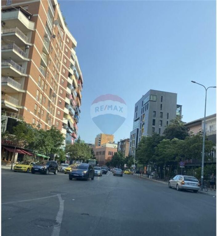 Dyqan - Për Shitje - Rruga e Elbasanit, Tiranë(ID: 530181095-58)