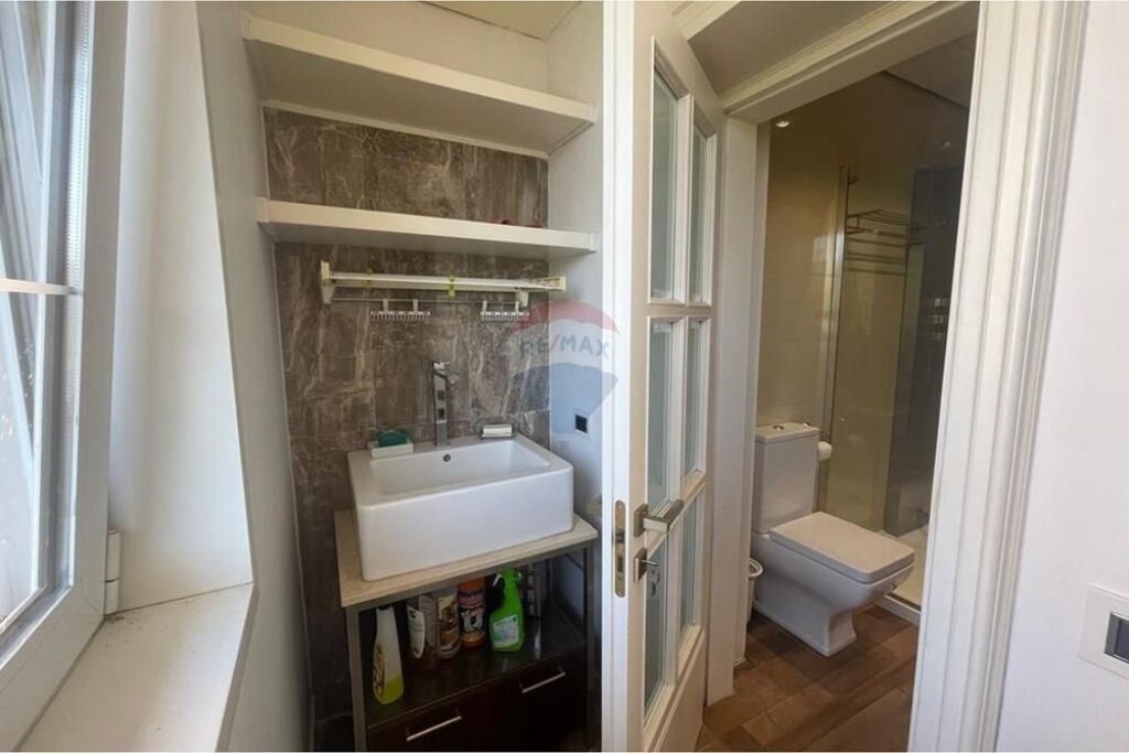 Apartament Modern me Qira tek Shkolla Kuqe