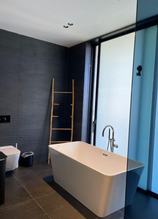Individual Villa for Sale – Farka Lake  ✅