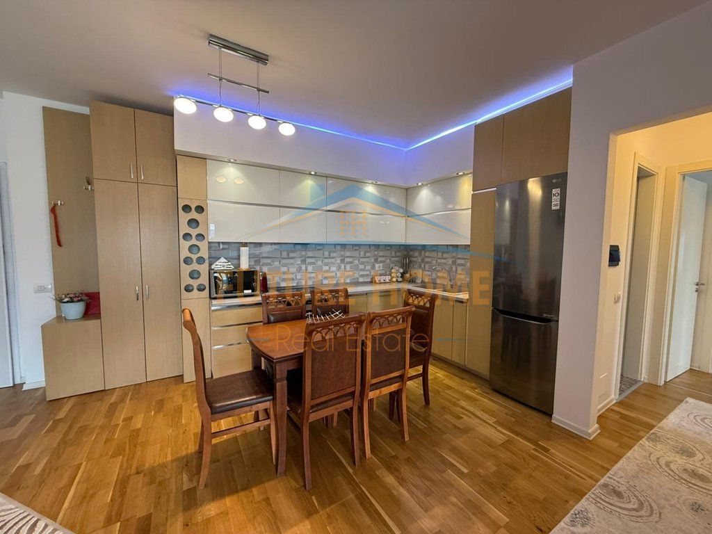 Qera apartament 2+1+2 , Kopshti botanik
