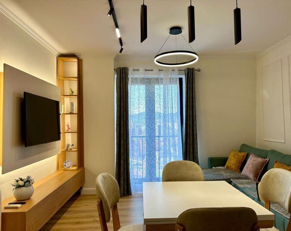 📌 Apartament 1+1 me qira – Qendër, Rruga e Kavajës