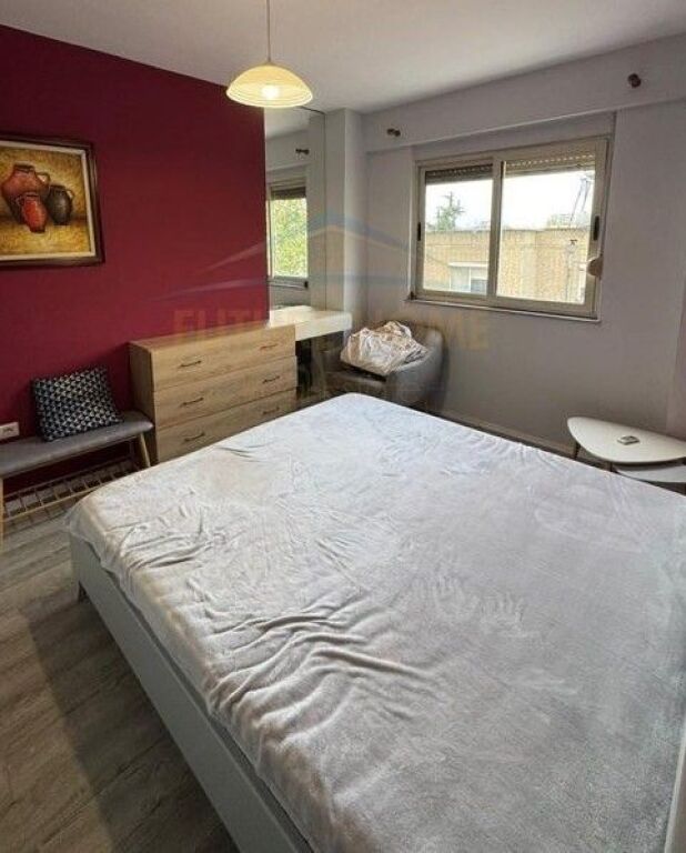 Qira, Apartament 3+1+2, Stacioni Trenit, Tiranë.