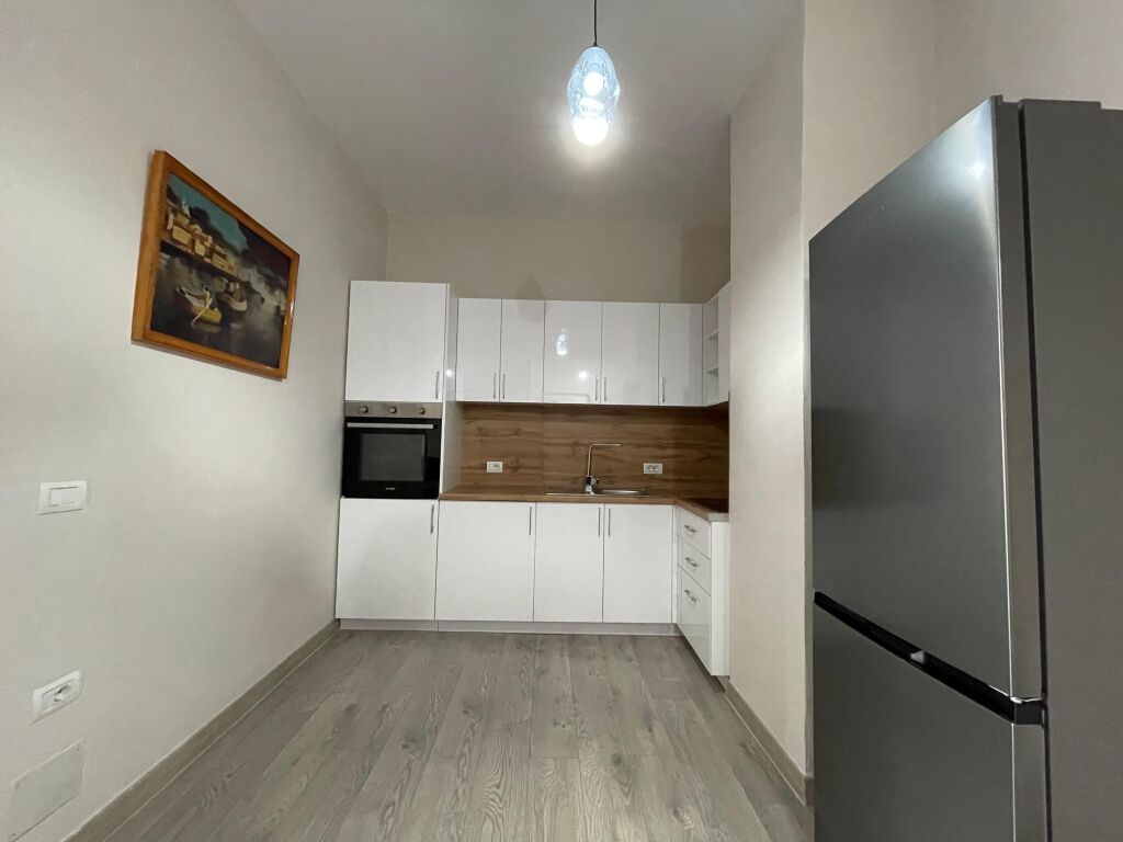 Apartament 1+1 per qira tek Xhamlliku.