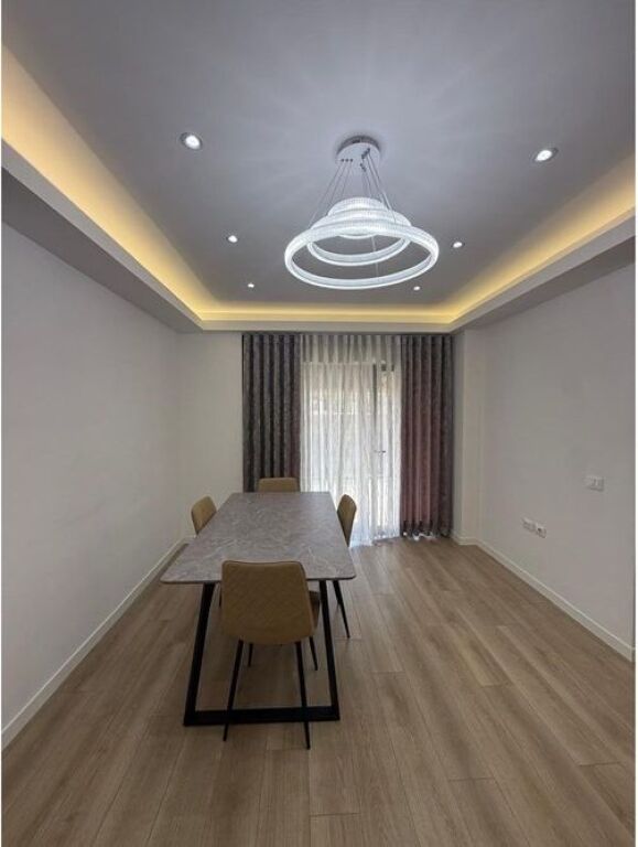 Jepet apartament 2+1+2 me qira te Kodra e Diellit 2.
