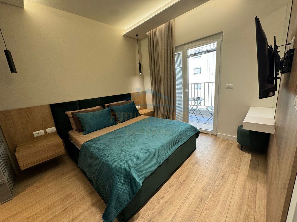 SHES APARTAMENT 1+1 TEK ZOGU I ZI NE TIRANE