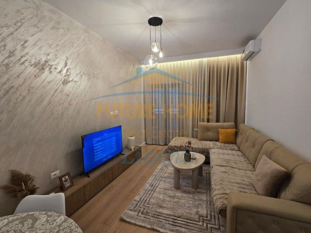 Qera, Apartament 2+1, Qendër, Tiranë.