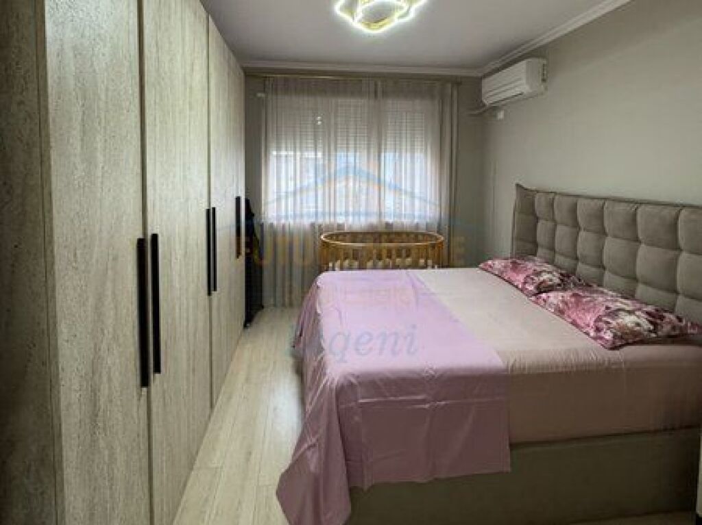 For sale, Apartment 1+1, Dry Lake, Tirana.