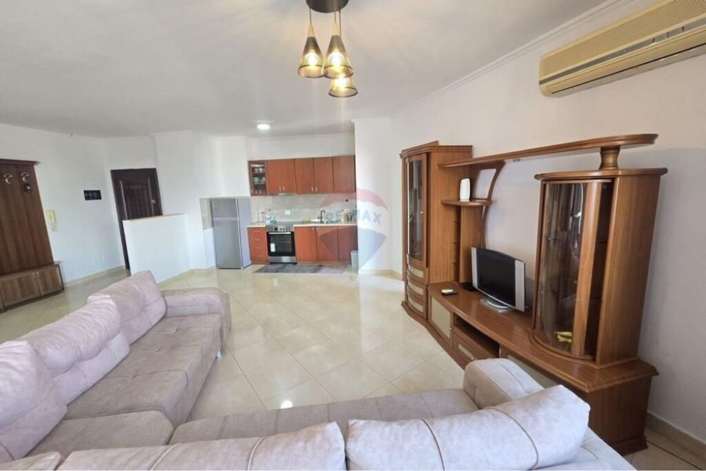 Apartmanet 2+1 me qera Qender
