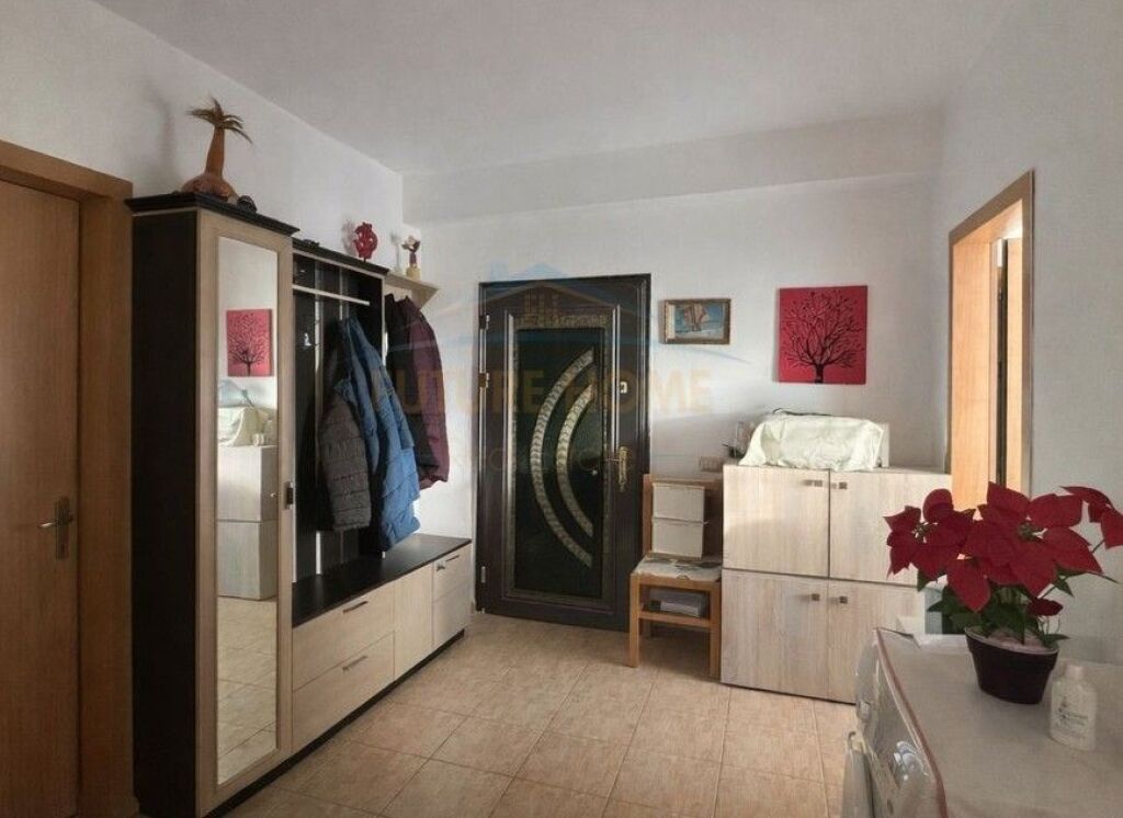 Qera, Apartament 2+1, Laprake