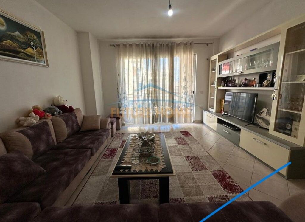 Vendesi in vendita Appartamento 1+1, Unaza Re/Astir, Tirana.