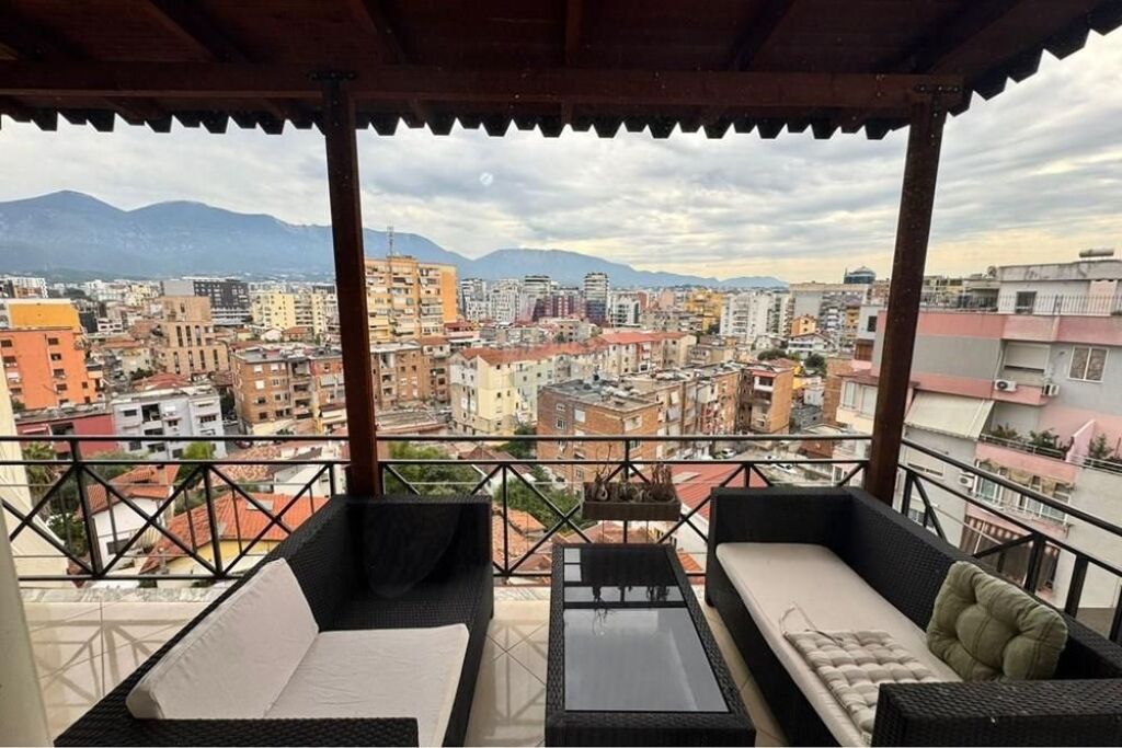 Apartmanet 2+1 me qera Qender