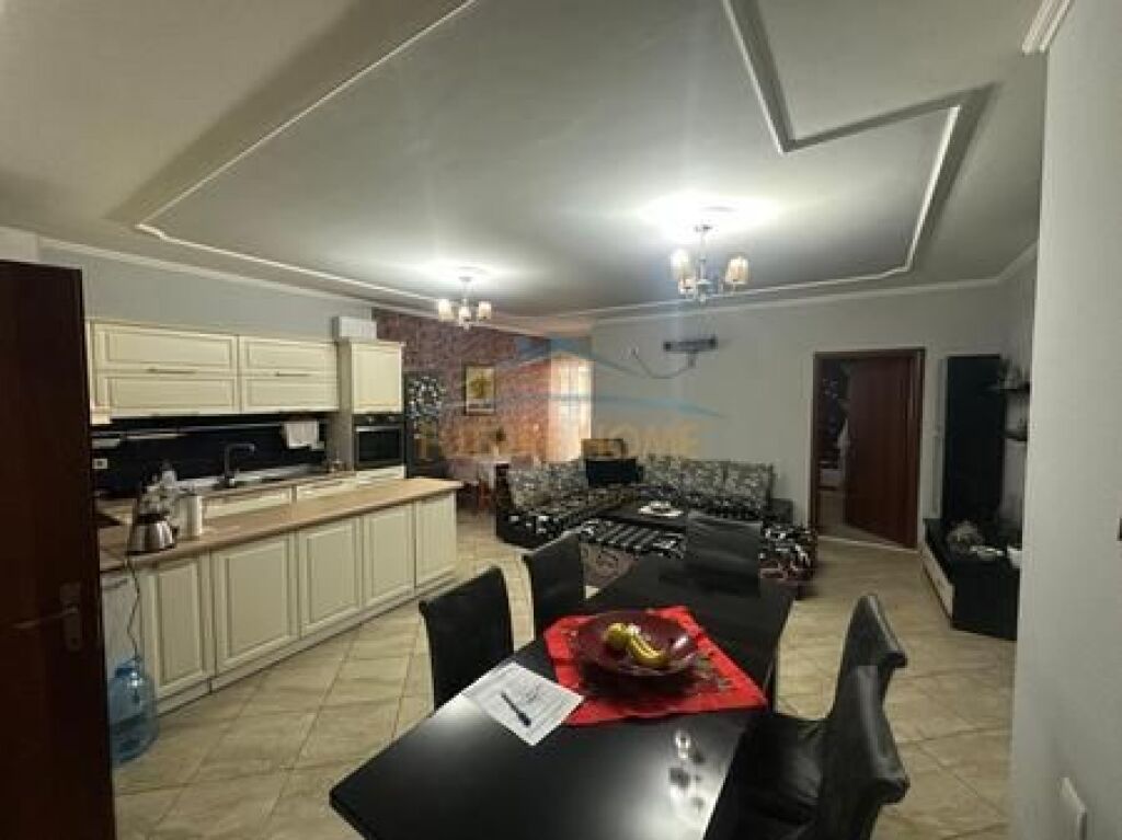 Vendita, Appartamento 2+1, Fresk, Tirana.