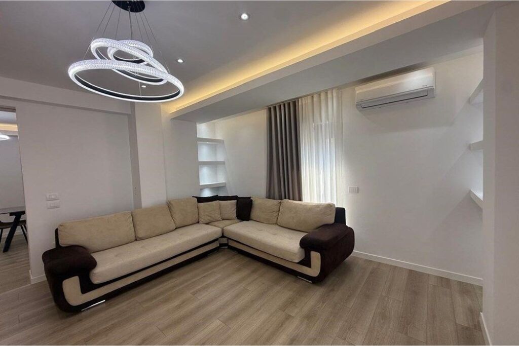 Jepet apartament 2+1+2 me qira te Kodra e Diellit 2.