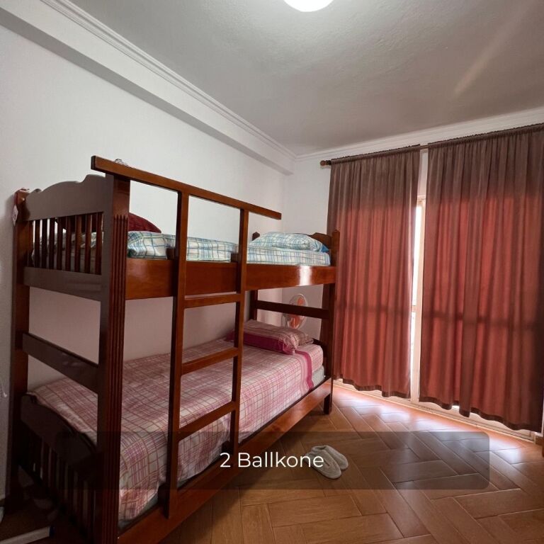 Jepet me qira apartament 2+1 në Rrugën e Barrikadave