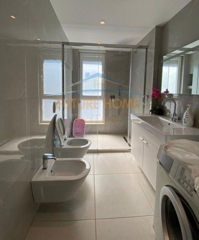 Affitto, Duplex, 5 Maji