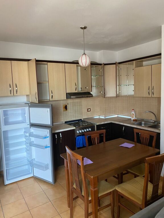 Jepet apartament me qira 2+1 tek 21 Dhjetori