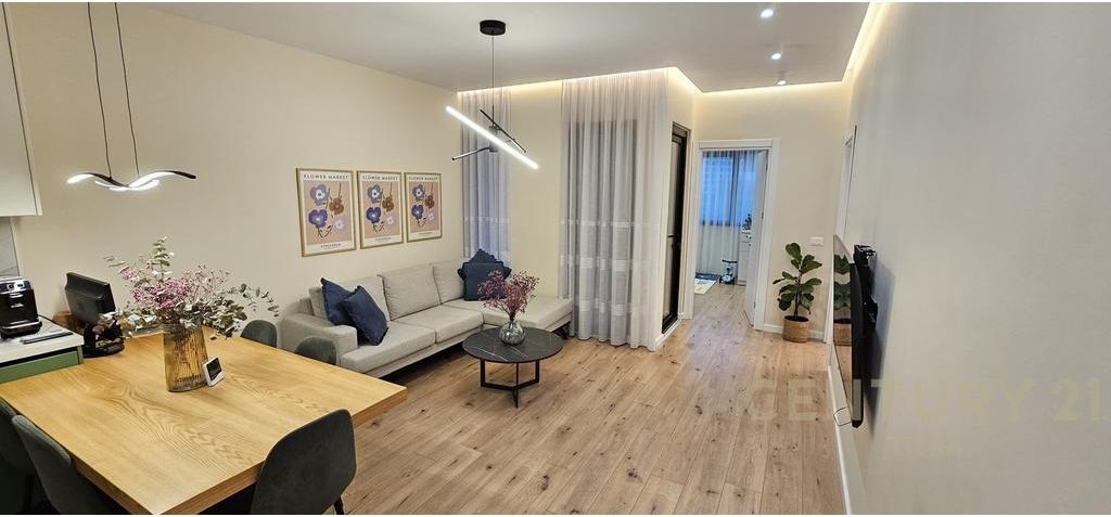 For rent 2+1 apartment at 21 Dhjetori, near Alba Residence, Tirana