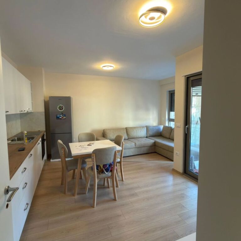 Jepet me qira..! Okazio..! ◦ Shkolla Kuqe Apartament 1+1