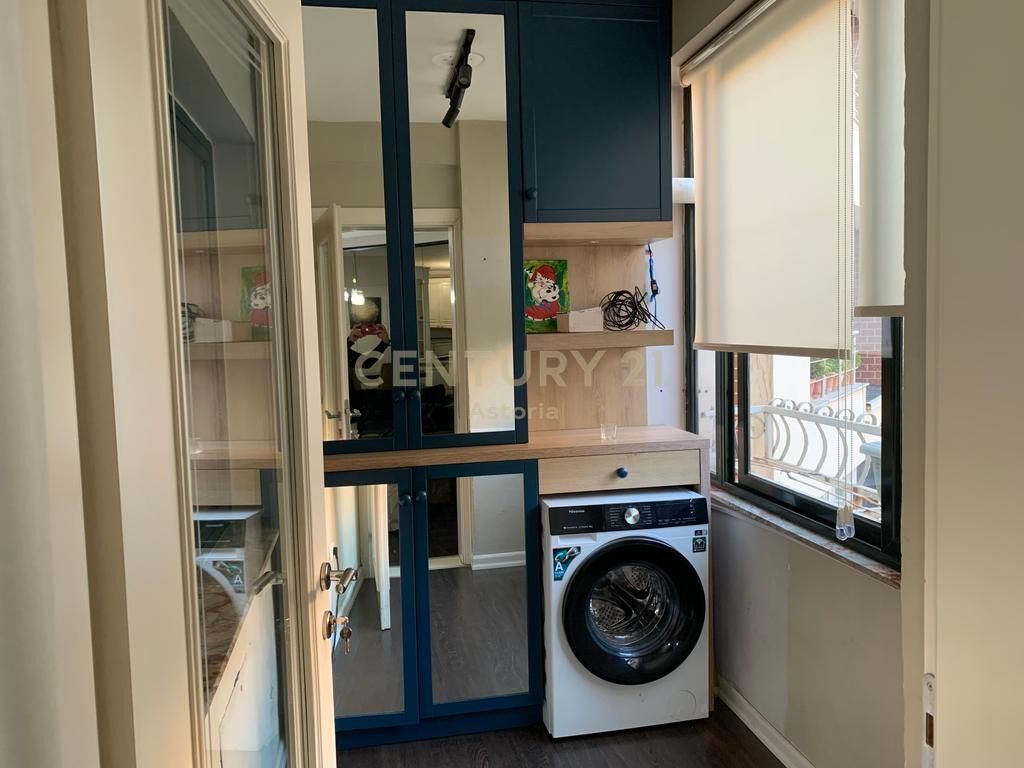 Jepet me qira apartament 2+1+2 i bollshëm në një zonë të qetë dhe familjare.