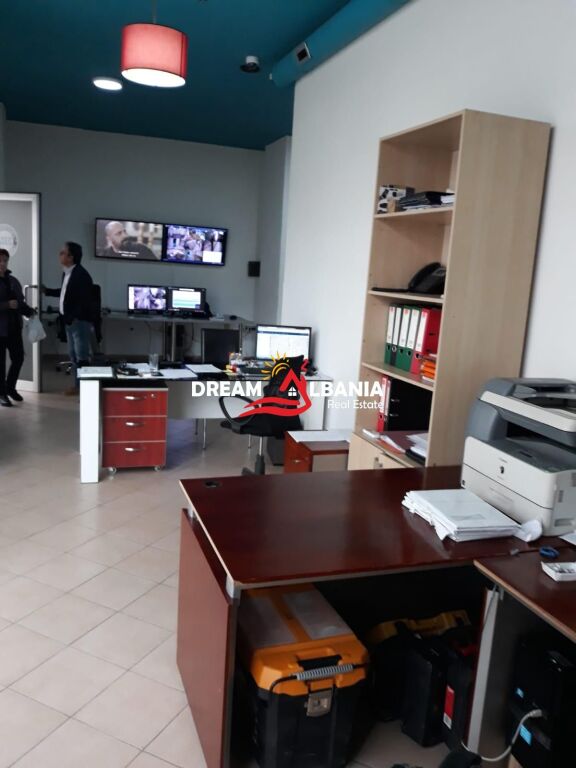 Ufficio in affitto su Viale Zogu i Pare vicino al Ministero della Giustizia (ID 42611423)
