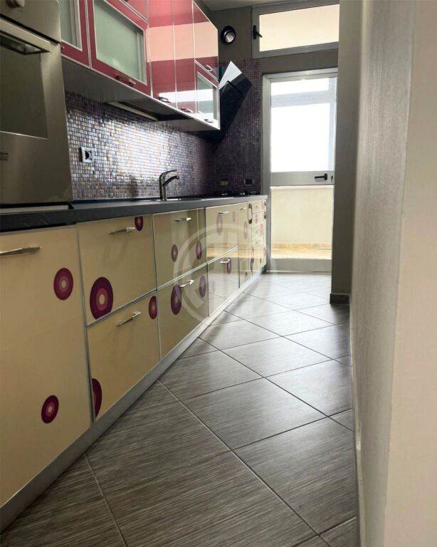 AFFITTASI APPARTAMENTO 2+1+2 – VIA DEL PORTO, DURRËS