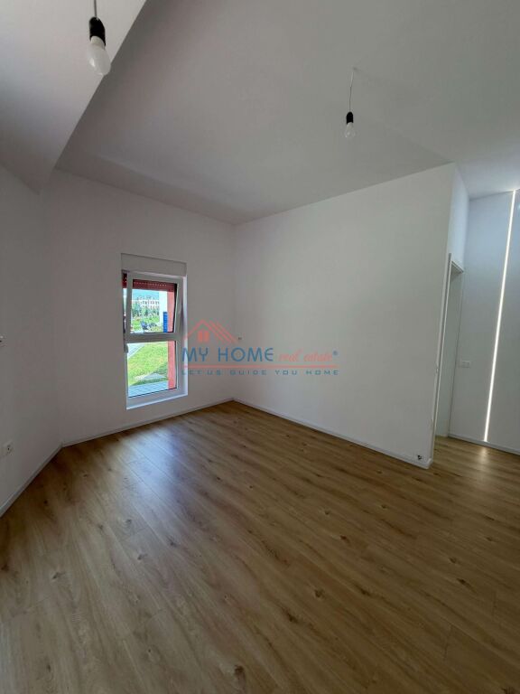 Ufficio in affitto Ali Demi Tirane