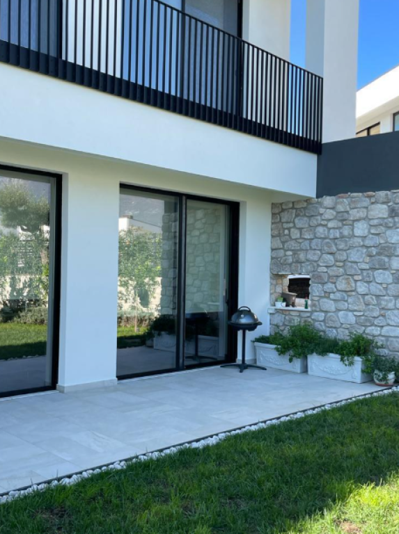 Individual Villa for Sale – Farka Lake  ✅