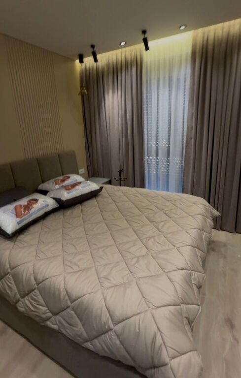 APARTAMENT ME QERA 2+1 KINOSTUDIO 75.000 LEKE FH-68906