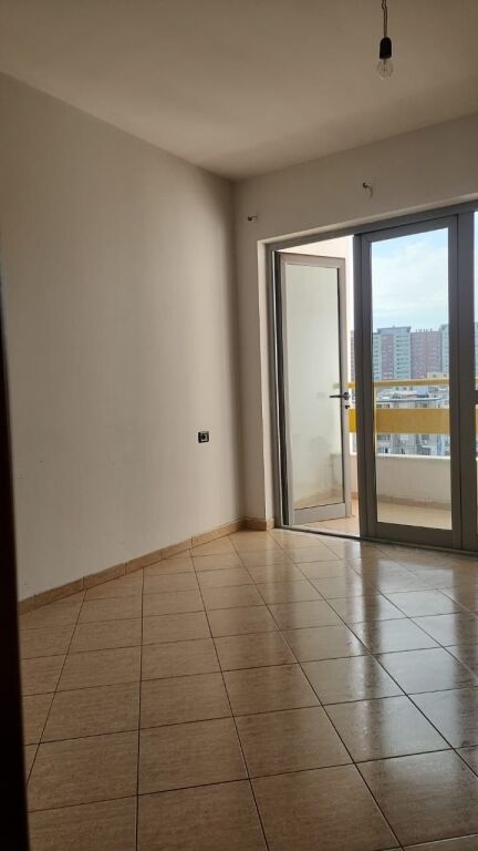 Apartament me qira te Pallati me Shigjeta