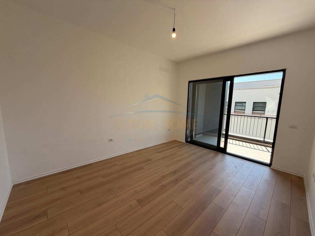 Qira, Apartament 2+1+2, Rruga e Barrikadave, Tiranë.