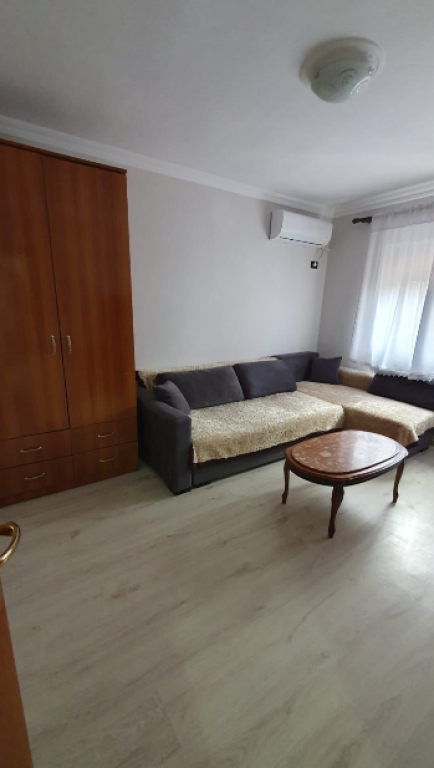 🏡 APARTAMENT 1+1 ME QIRA – MYSLYM SHYRI