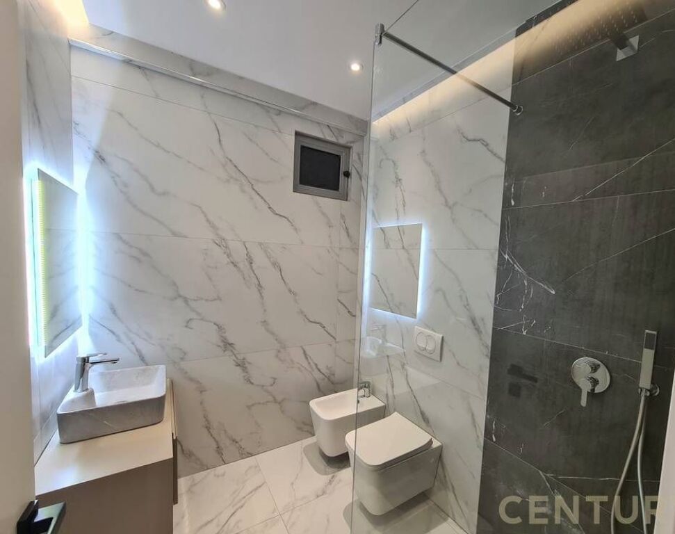 Apartament 1+1 me qira ne Unazen e Re, Astir