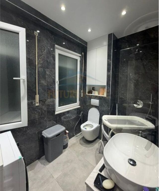 Shitet, Apartament 3+1+2, Liqeni i Thatë, Tiranë