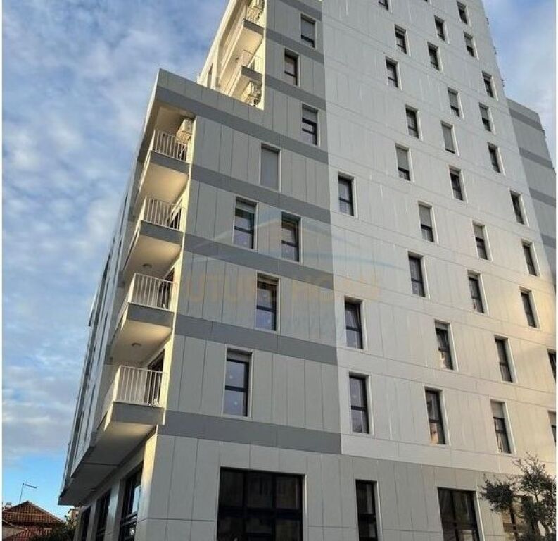 In vendita, Appartamento 2+1+2, Xhamlliku, Tirana.