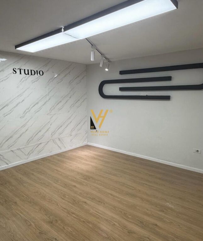 SHOP 32 M2 FOR RENT AT MINE PEZA 55,000 LEKE