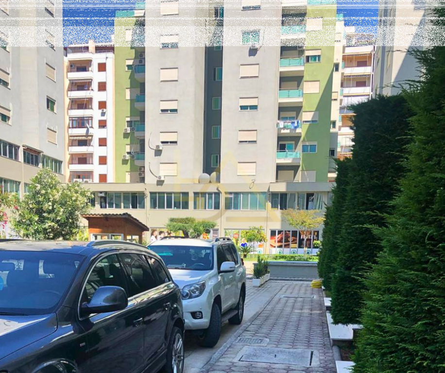 Garage in vendita – Vlora, Via Pavarësia