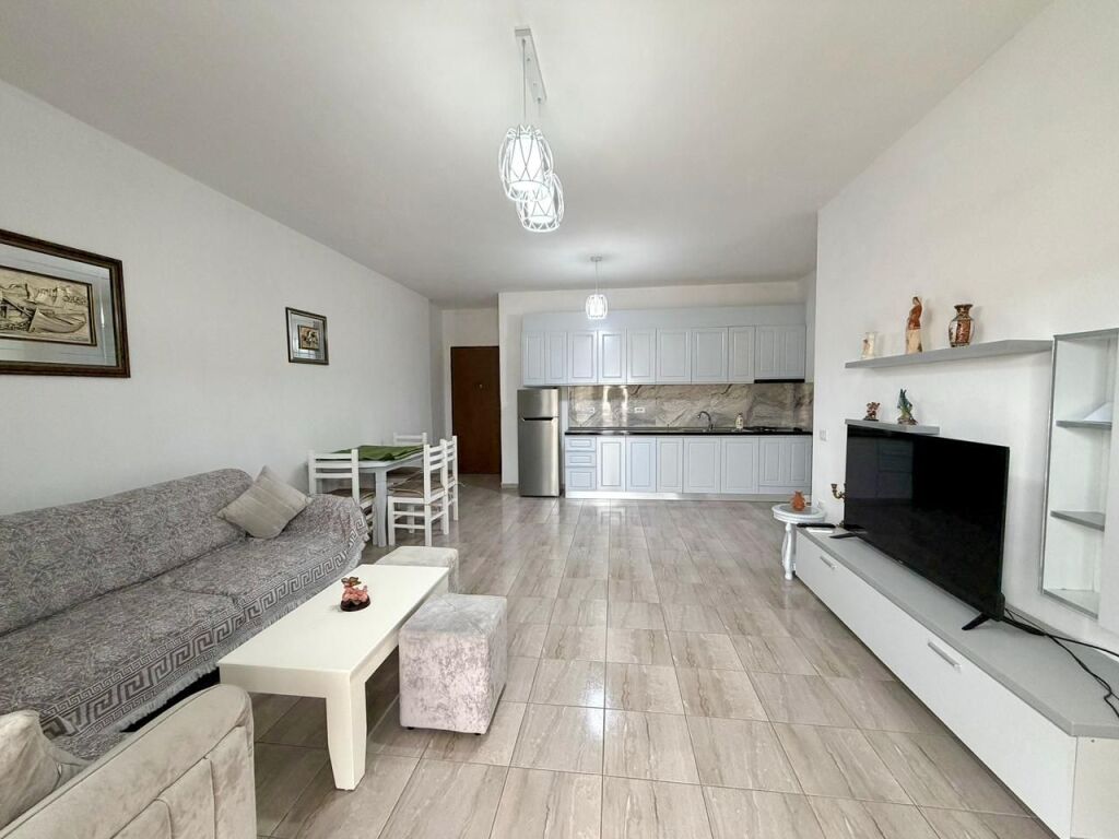 Apartament 2+1 me Qera Afatgjate - Transballkanike, Vlore
