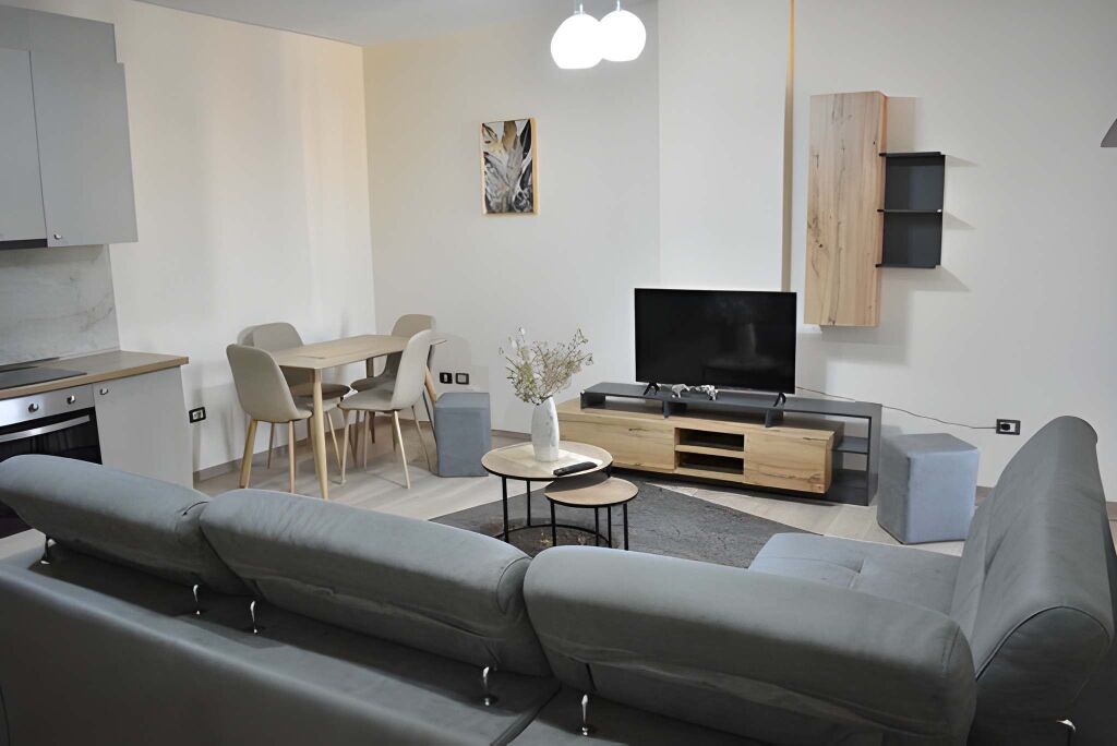 Apartament 1+1 me qira –  Rruga e Kavajes!