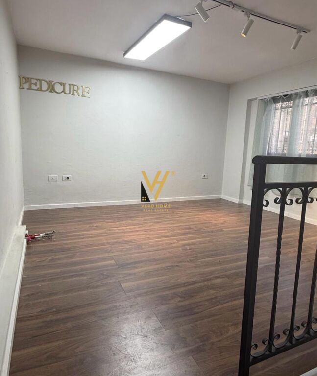 SHOP 32 M2 FOR RENT AT MINE PEZA 55,000 LEKE