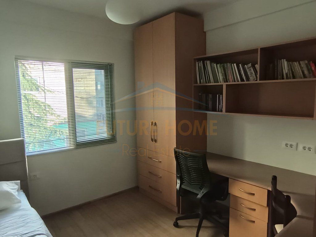 Qera, Apartament 4+1+2 , Rruga Mine Peza, Tiranë