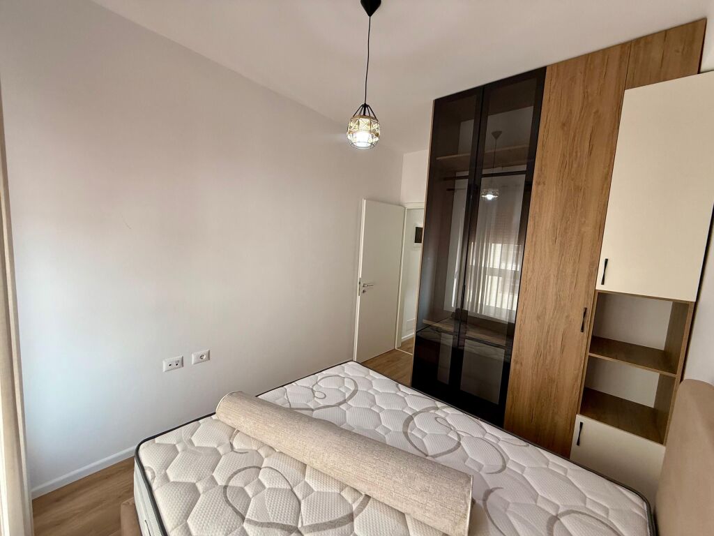 📣 QERA SUPER Apartament 1+1 📍 Kompleksi Kadiu, Ali Dem ✨   🏢 Ndertim i Ri  🛋️ Arreduar Me Arkitekt Ne Menyre Bashkekohore  ✅ I Pa Banuar Me Pare   💶 Cmimi 45.000 Leke/Muaj