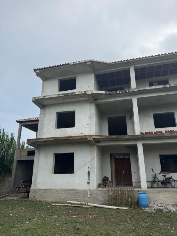 Vendesi edificio a 3 piani in vendita – Spitallë, Durrës