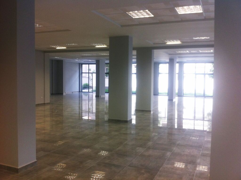 Dyqan per qera te Selvia 412 m2