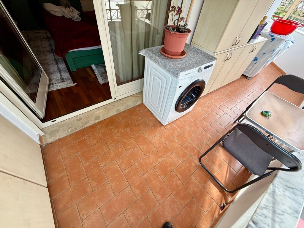 📣 FOR SALE Apartment 2+1 With 2 Bathrooms And 2 Balconies 📍 Kodra e Diellit, Near Eleonora ✨   🏢 New Building  🪜 3rd Floor (With Elevator)  📐 Gross Area 133 m2  📐 Net Area 120 m2  🛋️ Sold Furnished  📂 With Mortgage   💶 Price 247,000 Euro
